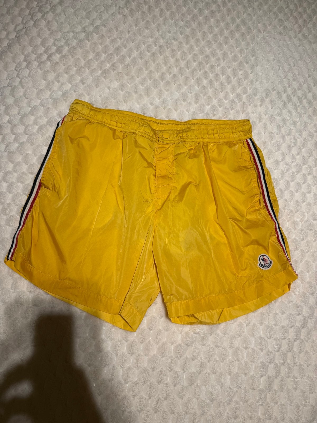 Moncler Zwemshort Geel met Strepen - Maat XL, Ophalen of Verzenden, Maat 56/58 (XL), Geel, Zwemshort