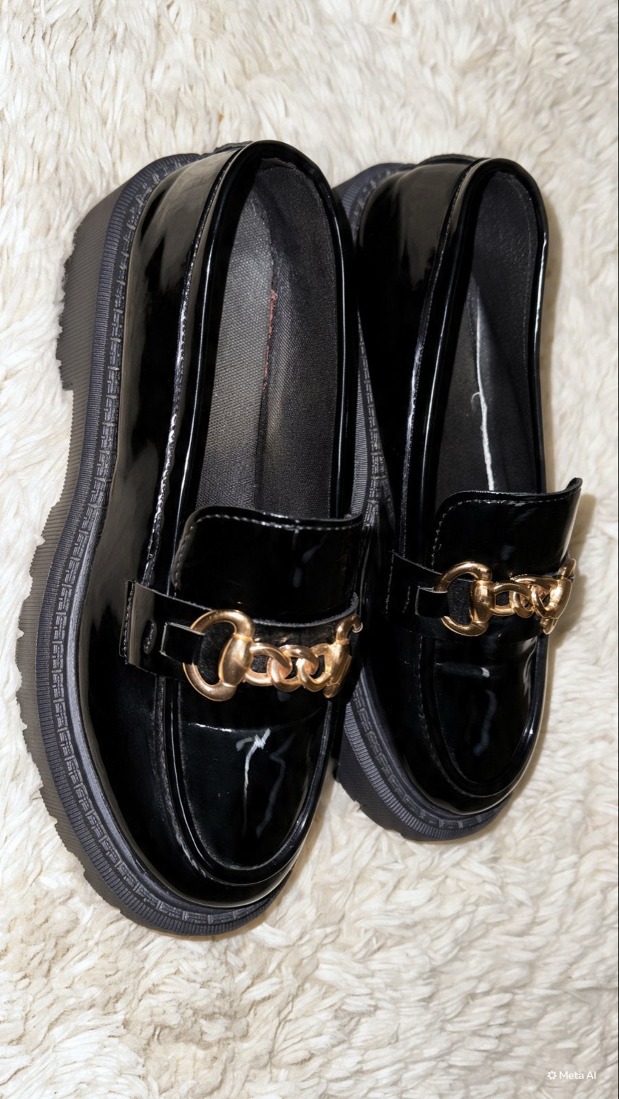 Zwarte lakleren loafers met gouden ketting - Maat 40, Ophalen of Verzenden, Zo goed als nieuw, Zwart, Instappers