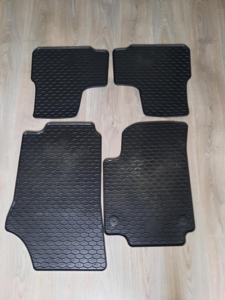 Rubberen automatten (vw up, seat mii, skoda citigo 2012), Ophalen, Zo goed als nieuw
