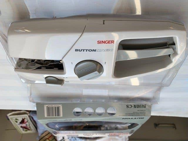Singer Button Magic met extra spoeltjes, Ophalen of Verzenden, Nieuw, Overige typen