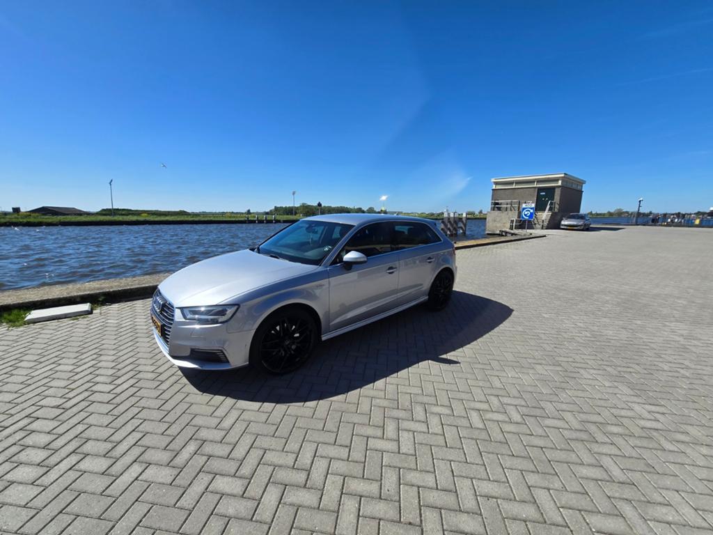 Audi A3 1.4 Tfsi 204pk E-tron S Tronic 2016 Grijs, Auto's, Audi, 4 cilinders, 1395 cc, 149 pk, Zilver of Grijs