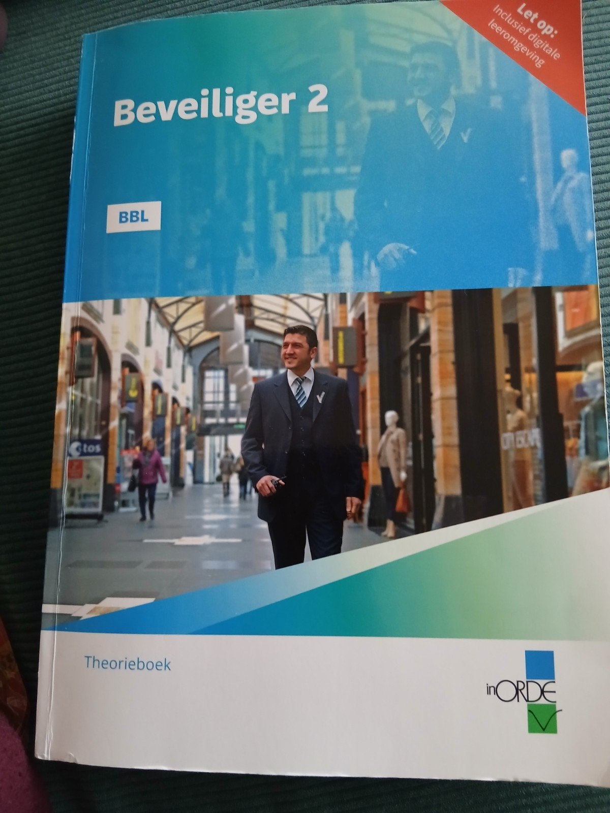Beveiliging 2 BBL boek zonder digitale leeromgeving, Boeken, Ophalen of Verzenden, Zo goed als nieuw, Overige niveaus, Overige vakken