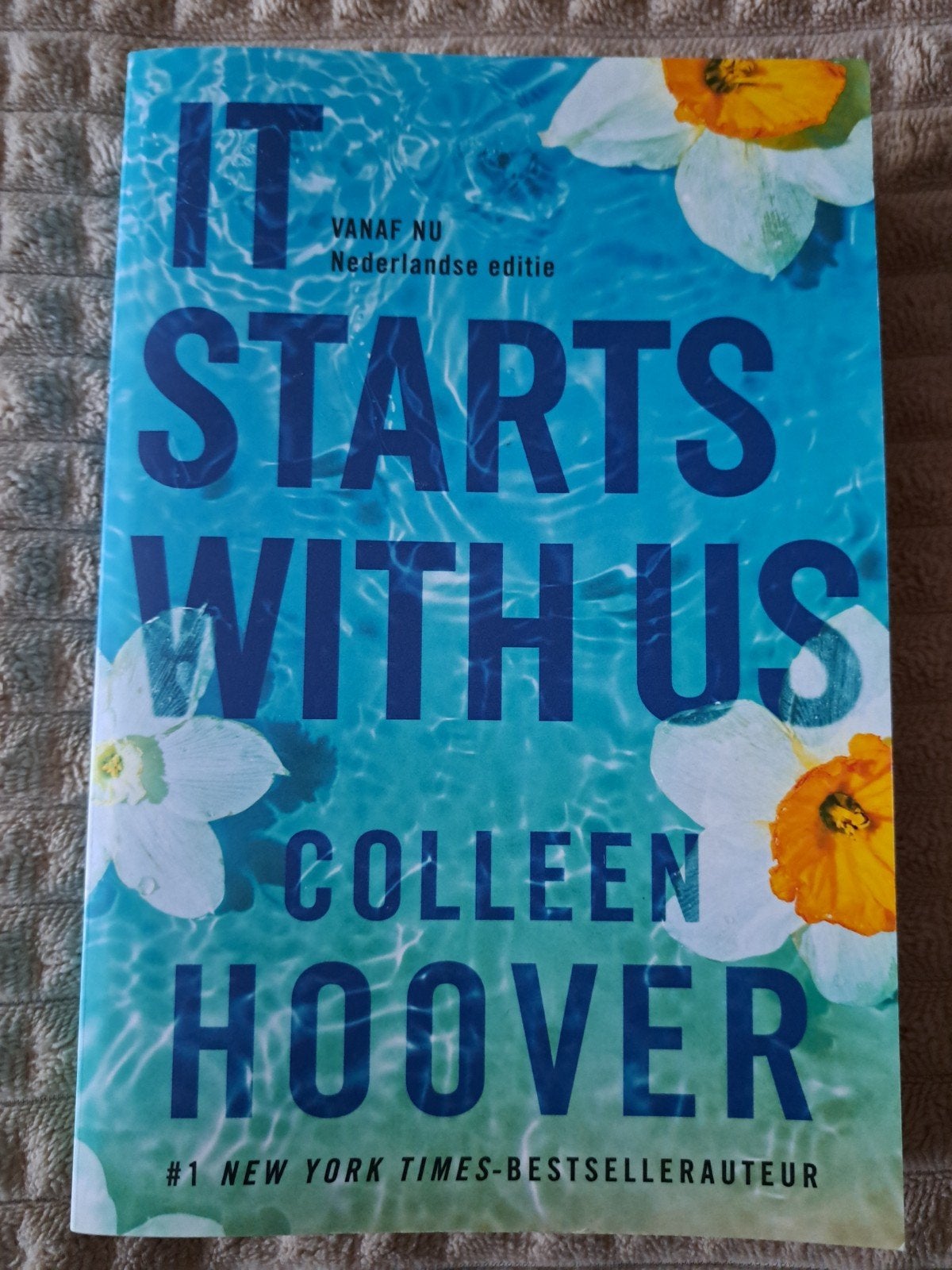 It Starts With Us - Colleen Hoover (Nederlandse editie), Ophalen of Verzenden, Zo goed als nieuw, Colleen Hoover, Nederland