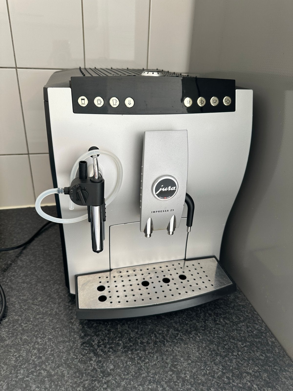 Jura Impressa Z5 koffiemachine, Witgoed en Apparatuur, Koffiezetapparaten, Ophalen, Afneembaar waterreservoir, 10 kopjes of meer