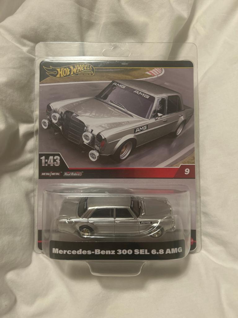 Hot Wheels Premium Mercedes-Benz 300 SEL 6.8 AMG 1:43, Hobby en Vrije tijd, Modelauto's | 1:43, Ophalen of Verzenden, Zo goed als nieuw
