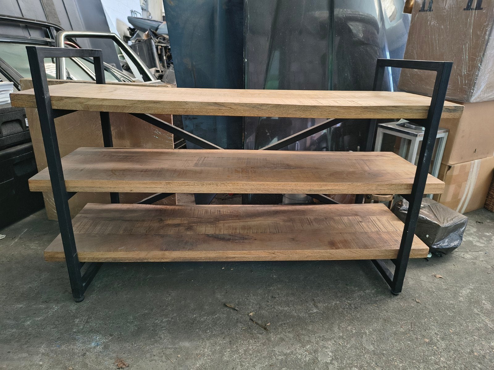 Industrieële stellingkast mangohout en zwart metalen frame, Ophalen, Zo goed als nieuw
