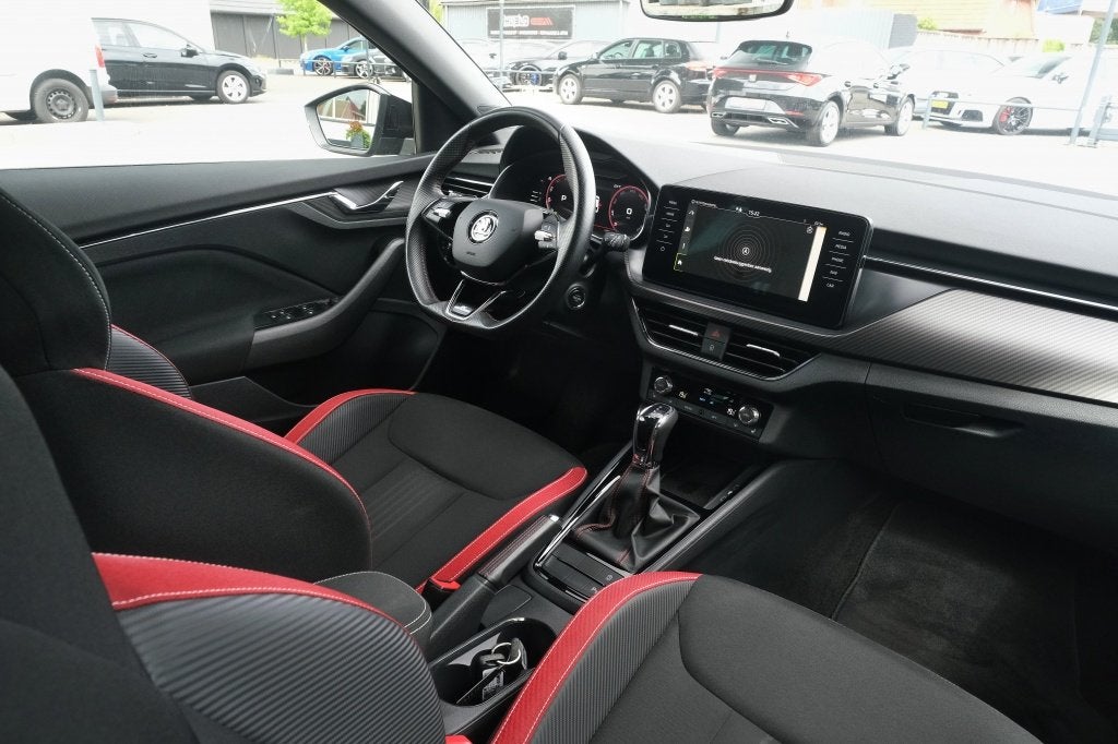 Skoda Scala 1.0 TSI Monte Carlo Pano/Kuipstoelen/carplay, Auto's, Automaat, Dealer onderhouden, Scala, Gebruikt