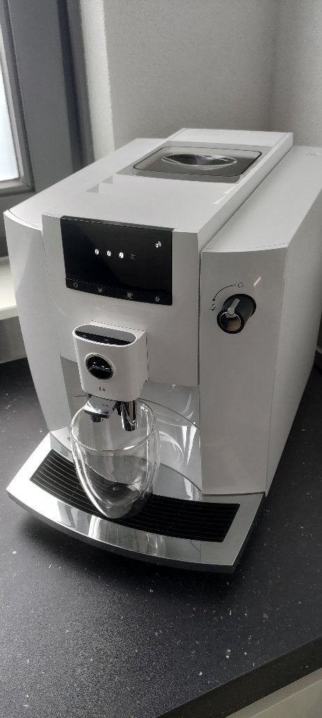 Jura E4 Piano White – Zeer nette staat, Witgoed en Apparatuur, Koffiezetapparaten, Ophalen, Afneembaar waterreservoir, 10 kopjes of meer
