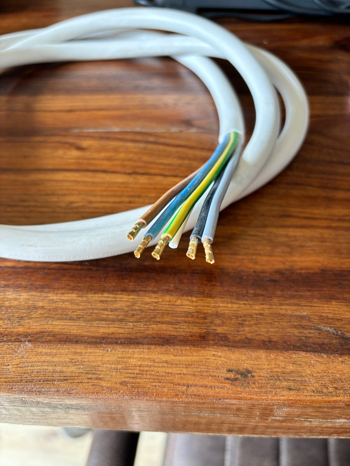 Nieuwe 5-aderige kabel met adereindhulzen, Ophalen, Nieuw, Overige merken, Kabel of Snoer