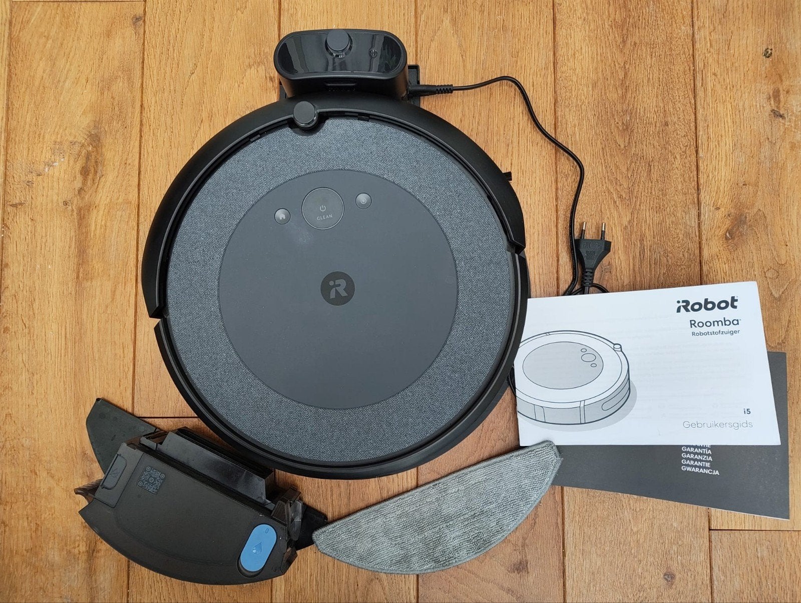 iRobot Roomba i5 Robotstofzuiger met dweilfunctie, Bedienbaar via app, IRobot, Ophalen of Verzenden, Zo goed als nieuw
