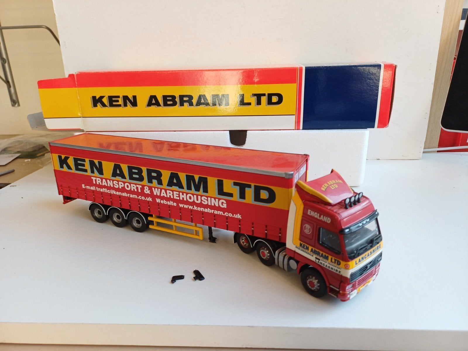 Volvo FH12 Corgi 1:50 Ken Abram, Ophalen of Verzenden, Bus of Vrachtwagen, Corgi