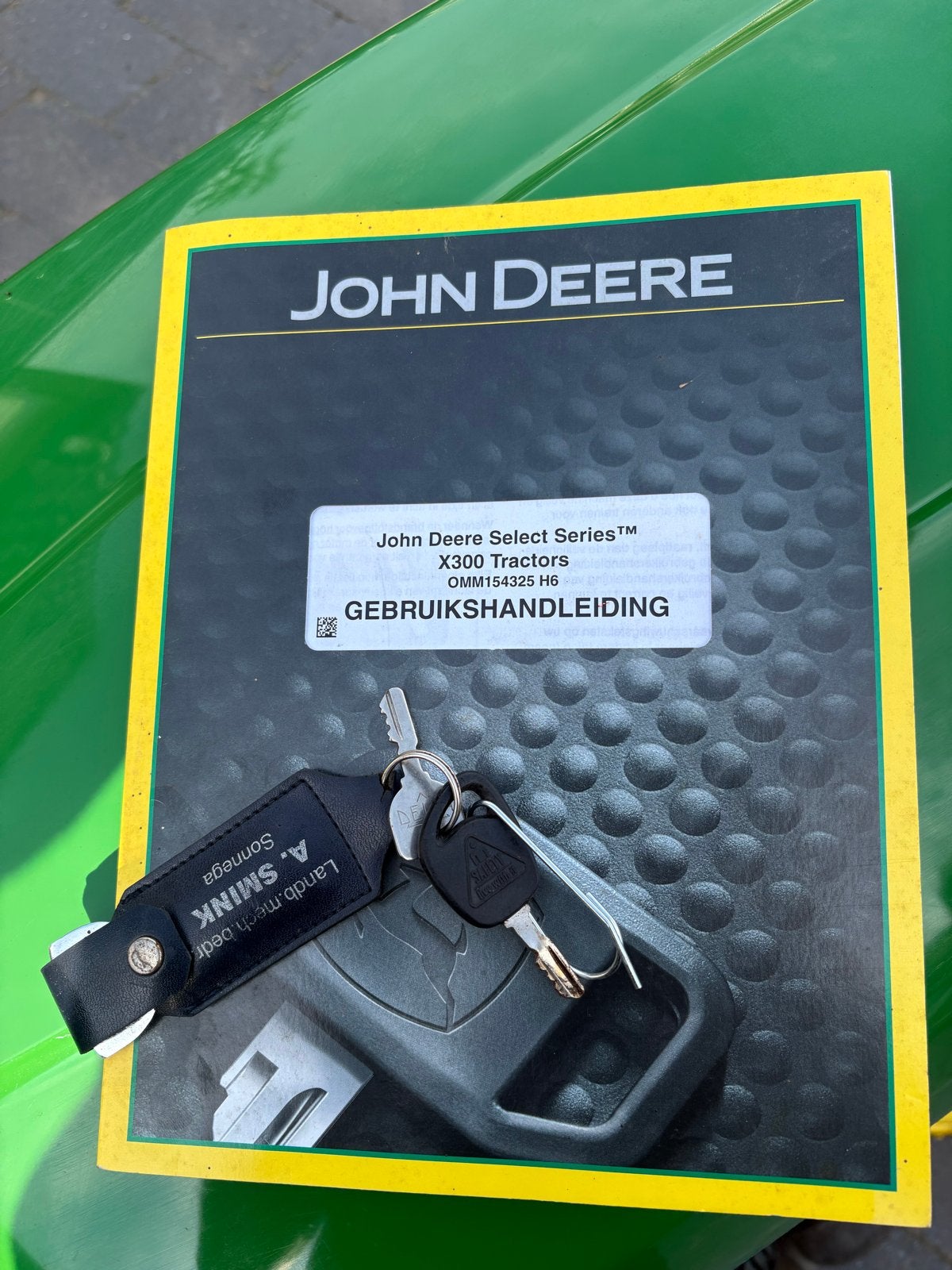 Foto 10 van John Deere X300 Zitmaaier - Perfect voor Grote Gazons