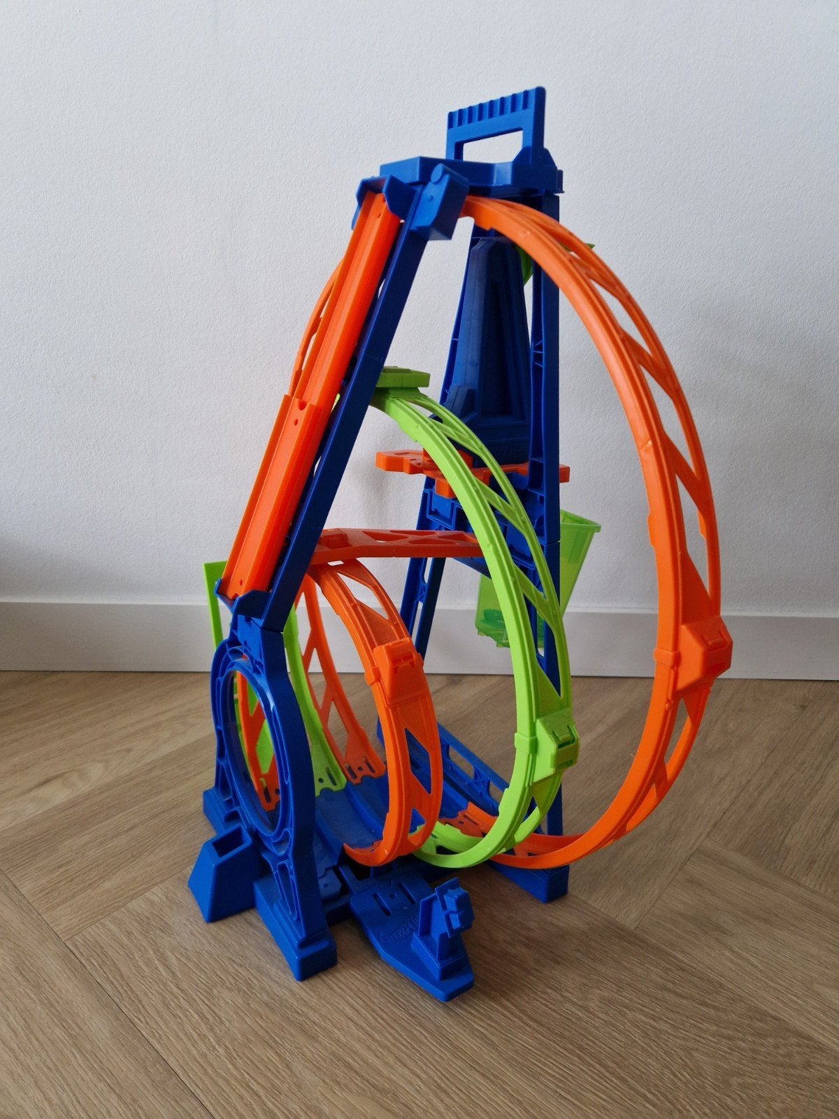 Hot Wheels drie dubbele loopings, Ophalen, Zo goed als nieuw, Handmatig, Hot Wheels