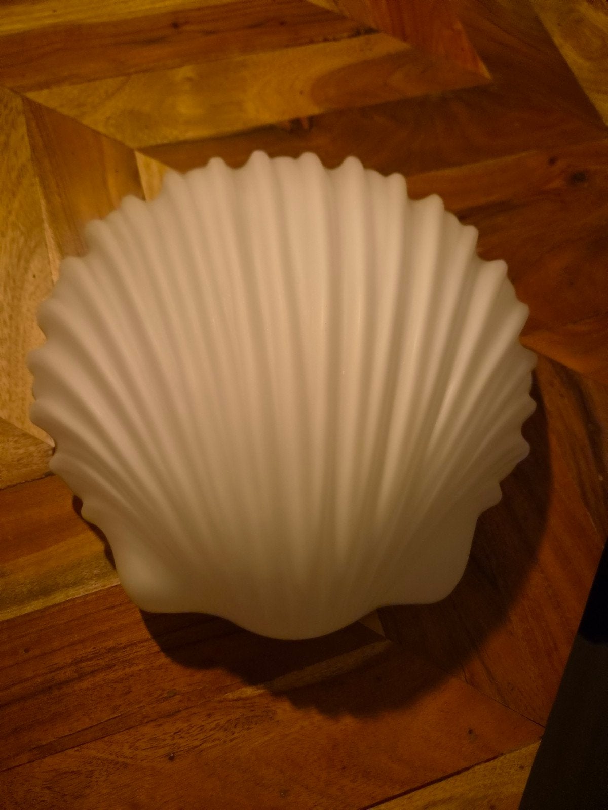 Schelp wandlamp Glasshütte Limburg 1970, Ophalen