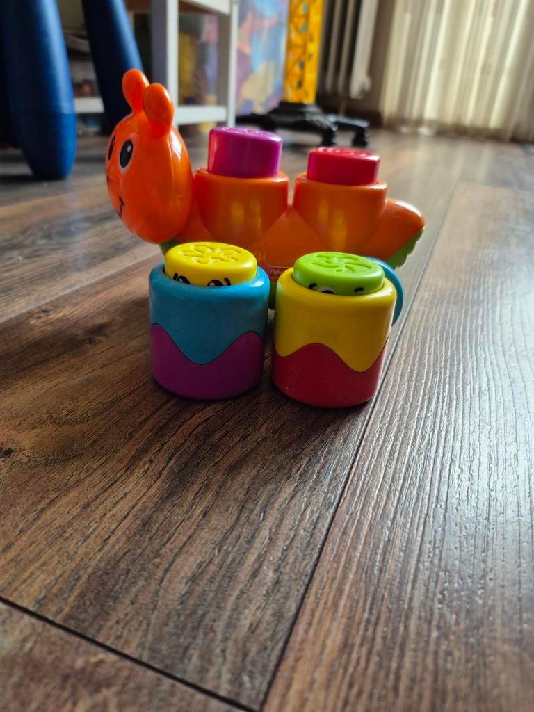 Fisher-Price Rups met stapelblokken en geluid, Ophalen of Verzenden, Zo goed als nieuw, Overige typen, Met wieltjes