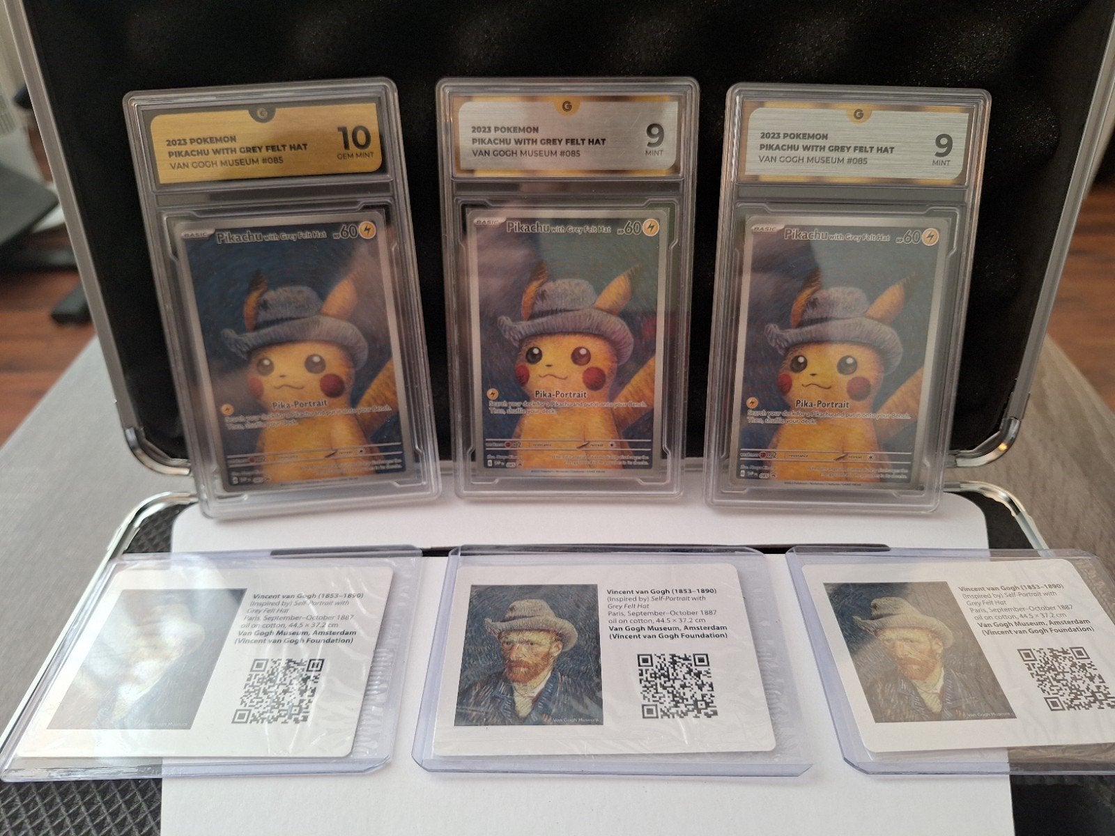 Pikachu Grey Felt Hat SVP 085 Pokémon x Van Gogh. 10 & 2x9, Ophalen of Verzenden, Nieuw, Meerdere kaarten