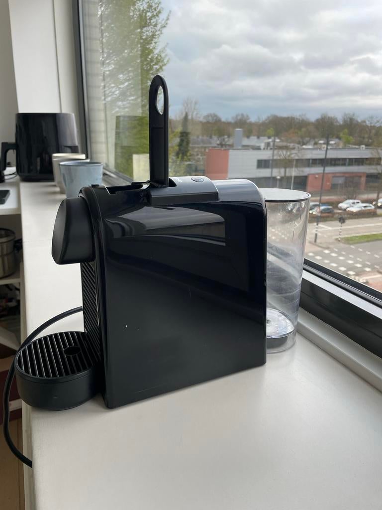 Nespresso koffiezetapparaat, Ophalen, Gebruikt, Koffiemachine, Koffiepads en cups