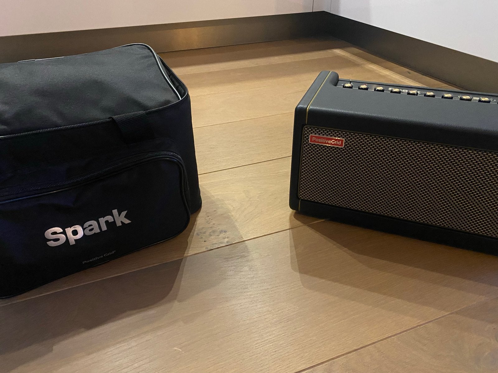 Foto 6 van Positive Grid Spark 40 gitaarversterker + tas en garantie