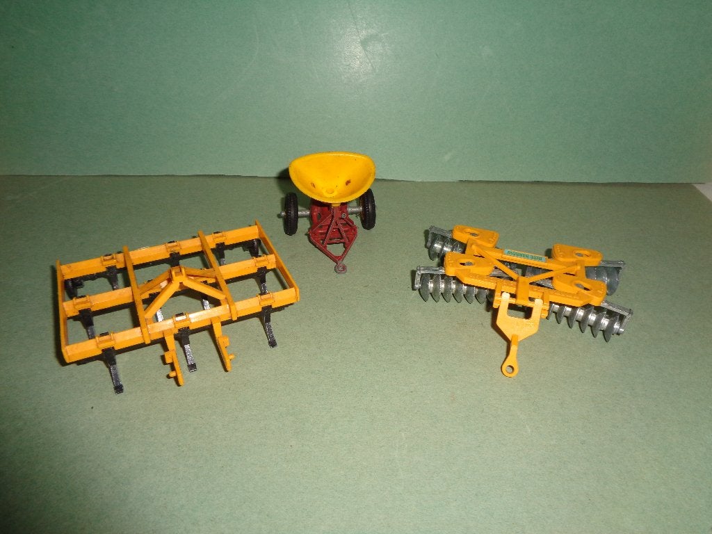 Britains cultivator,rollen en kunstmeststrooer er gratis, Ophalen of Verzenden, Zo goed als nieuw, Tractor of Landbouw, Britains