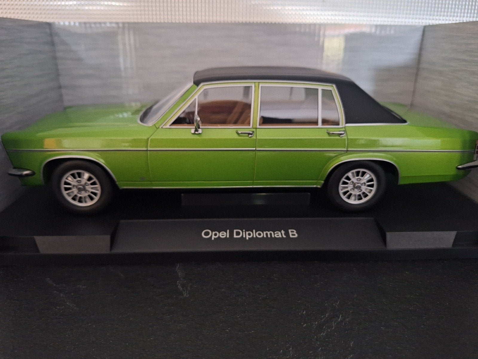 Opel Diplomaat B 1972 Schaal 1:18, Overige merken, MCG, Nieuw, Ophalen of Verzenden