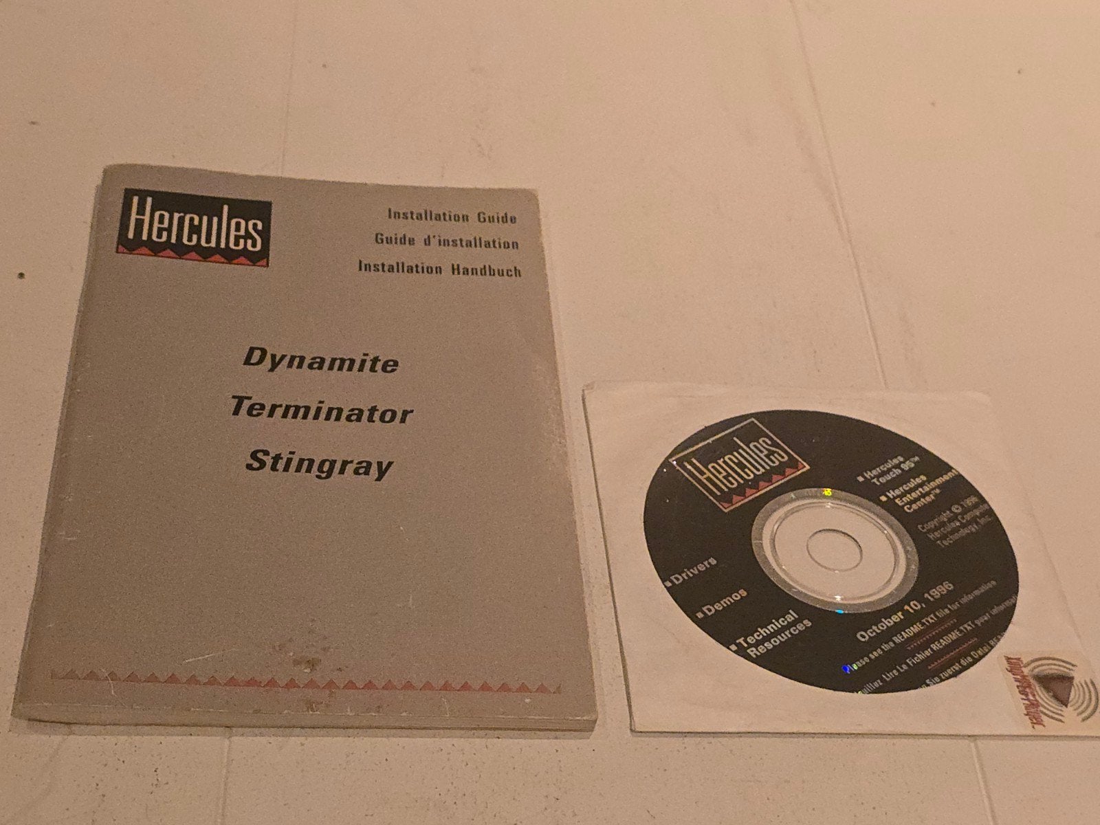 Hercules Dynamite Terminator Stingray Installatiegids & CD, Computers en Software, Vintage Computers, Ophalen of Verzenden