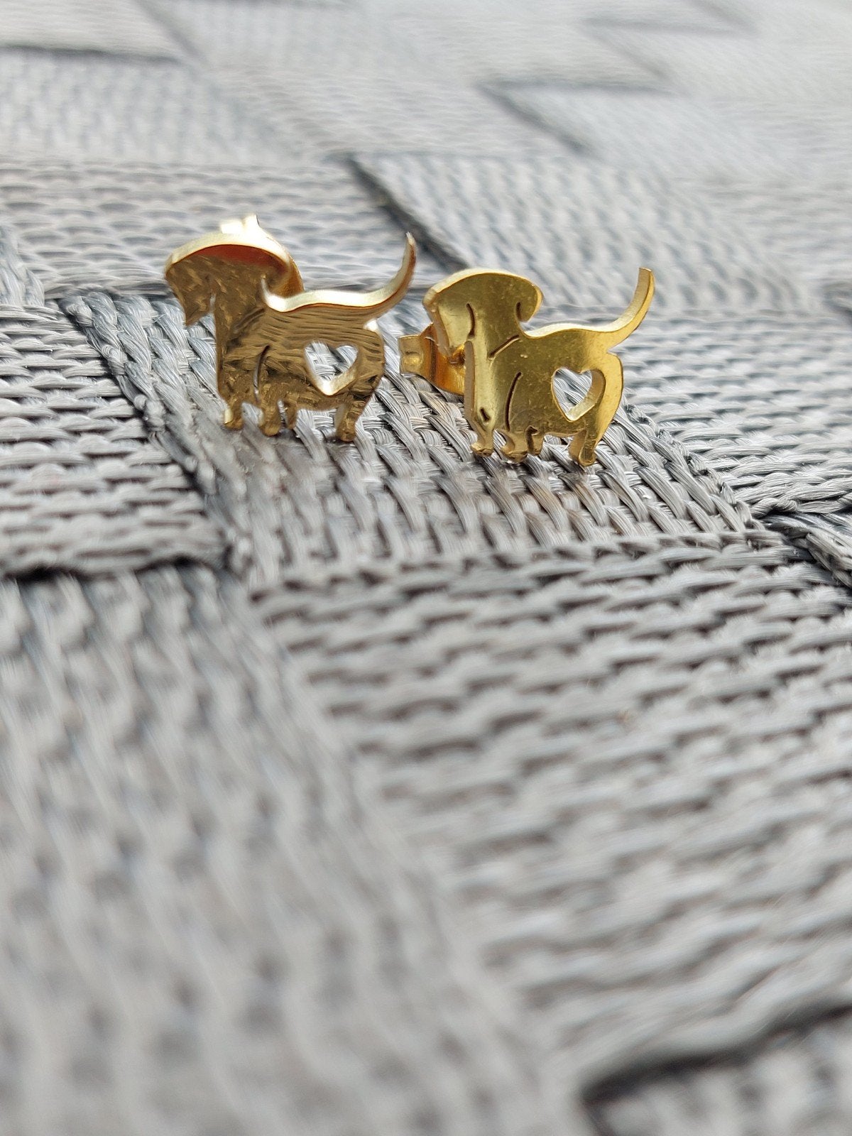 Gouden Teckel Oorbellen - Hondenliefhebber Sieraden, Overige materialen, Nieuw, Ophalen of Verzenden, Knopjes of Stekers