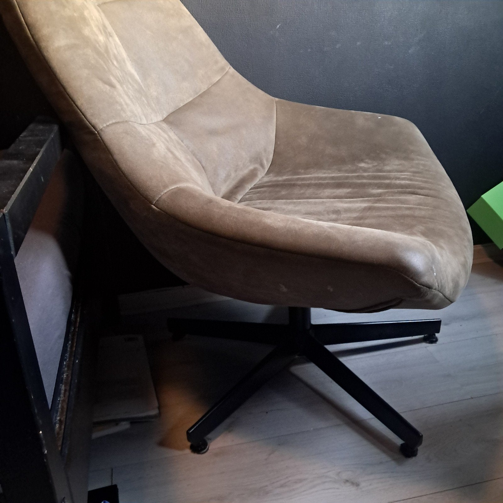 draai stoel nubuck, Ophalen, Minder dan 75 cm, Leer, Zo goed als nieuw