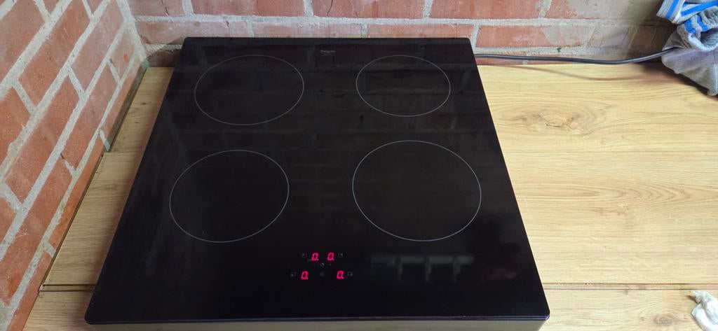 Kookplaat 60 cm zo goed als nieuw, 3 maanden gebruikt, Witgoed en Apparatuur, Kookplaten, Keramisch, Zo goed als nieuw, Vrijstaand