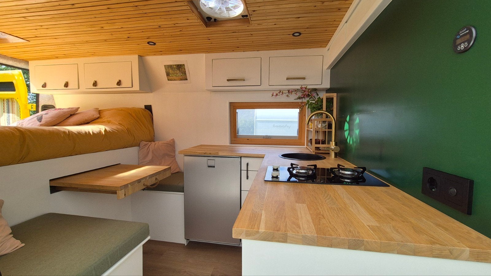 CAMPER huren? Unieke camperbus te huur!