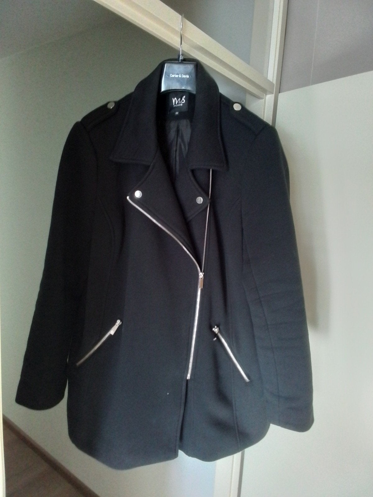 Dames jas ook wel tussen jas genoemd, Ophalen, Zo goed als nieuw, Maat 46/48 (XL) of groter, Zwart