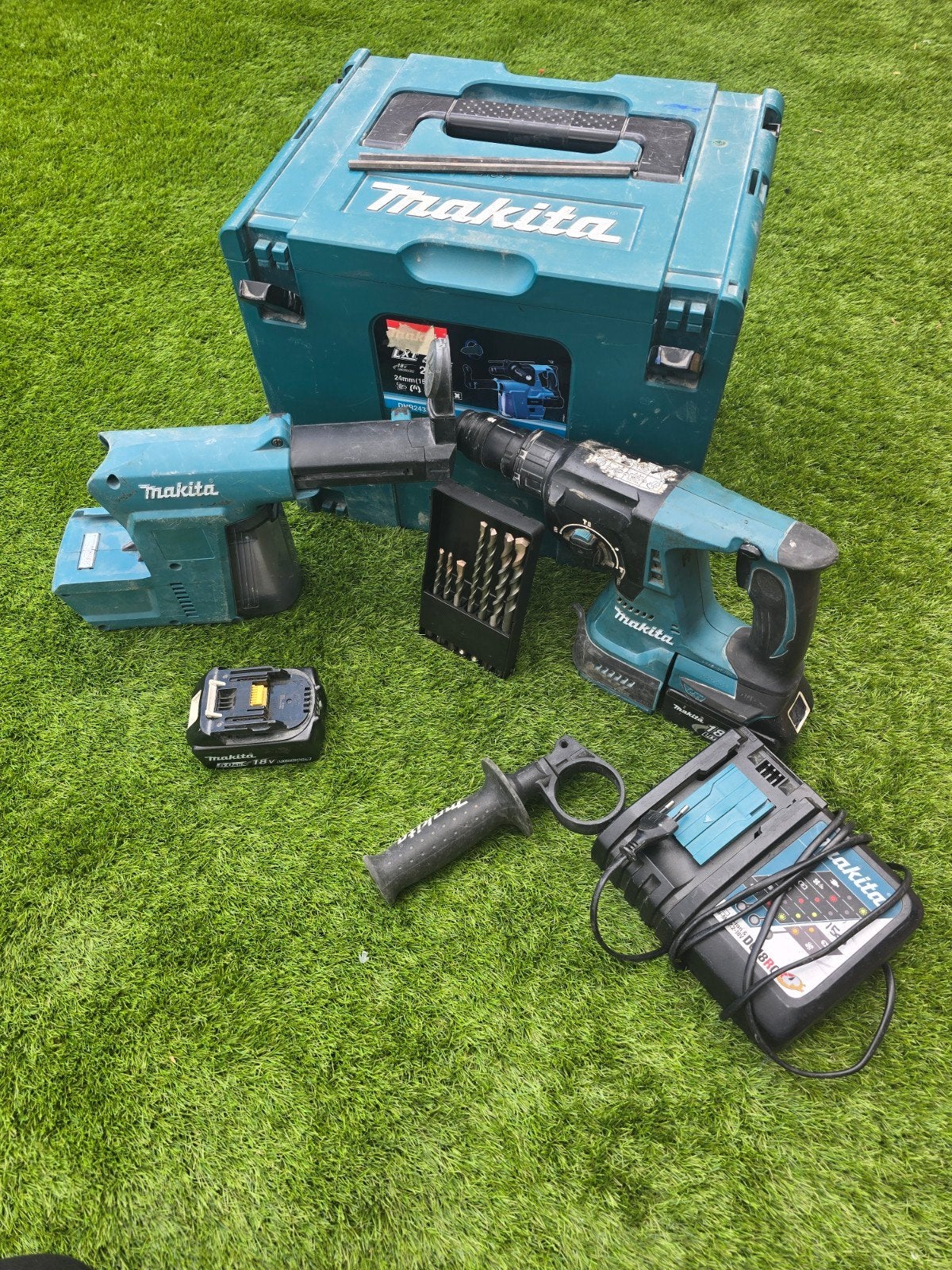 Nieuwe Makita DHR243 set met 2x 5.0Ah accu's en accessoires, Doe-het-zelf en Verbouw, Gereedschap | Boormachines, Ophalen of Verzenden