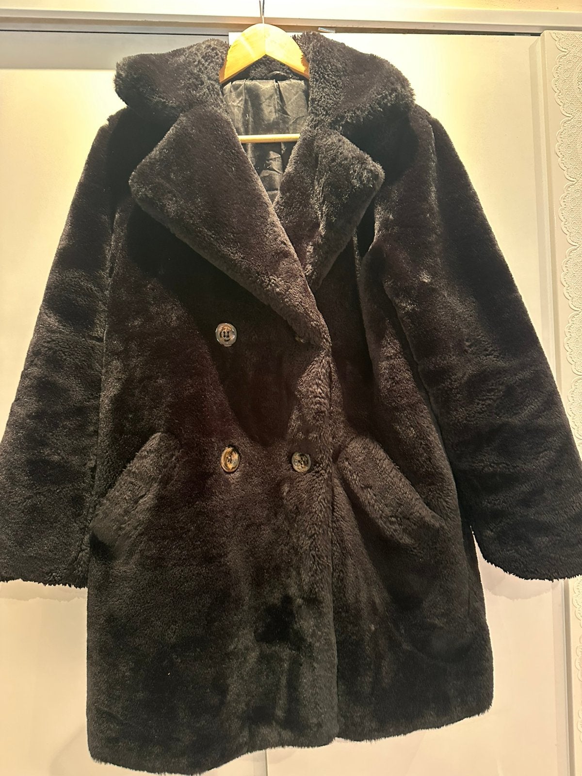 Mooie zwarte nep bontjas heerlijk warm 50 euro, Ophalen, Gedragen, Maat 42/44 (L), Zwart