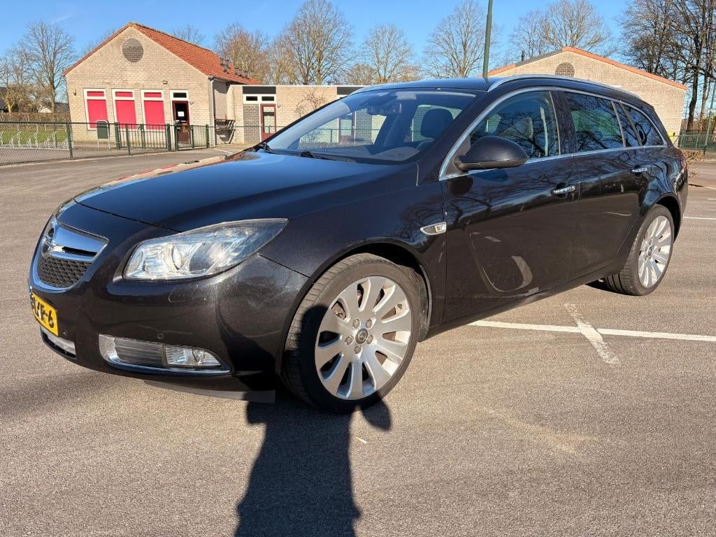 ✅Opel Insignia 2.0 Cosmo 4x4 Nieuwe Distributie /turbo/Apk ✅, Navigatiesysteem, 1998 cc, 1800 kg, 4 cilinders