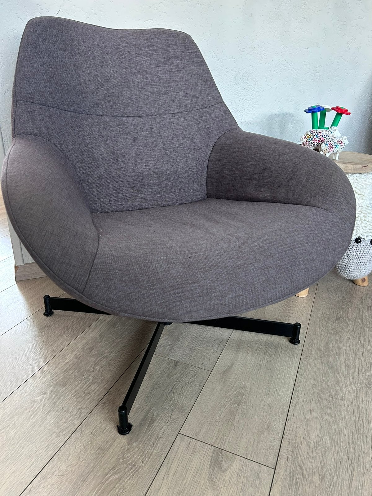 2 grijze draai stoelen., Huis en Inrichting, Fauteuils, Zo goed als nieuw, 50 tot 75 cm, Minder dan 75 cm, Ophalen