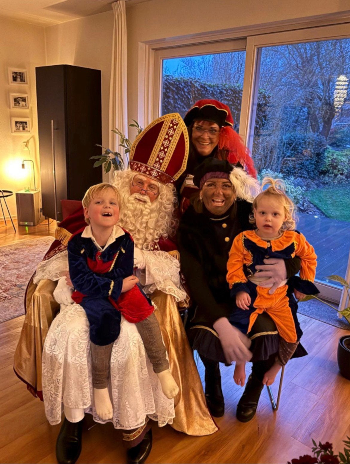 Sint bezoek bij u thuis, bedrijf of vereniging? Omg Alkmaar., Ophalen
