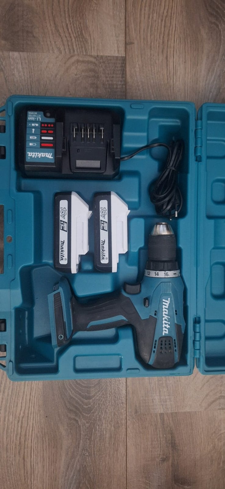 Makita DF457DWE 18V Set – 2 accu’s – Perfecte staat, Ophalen of Verzenden, Zo goed als nieuw, Boor- en Schroefmachine