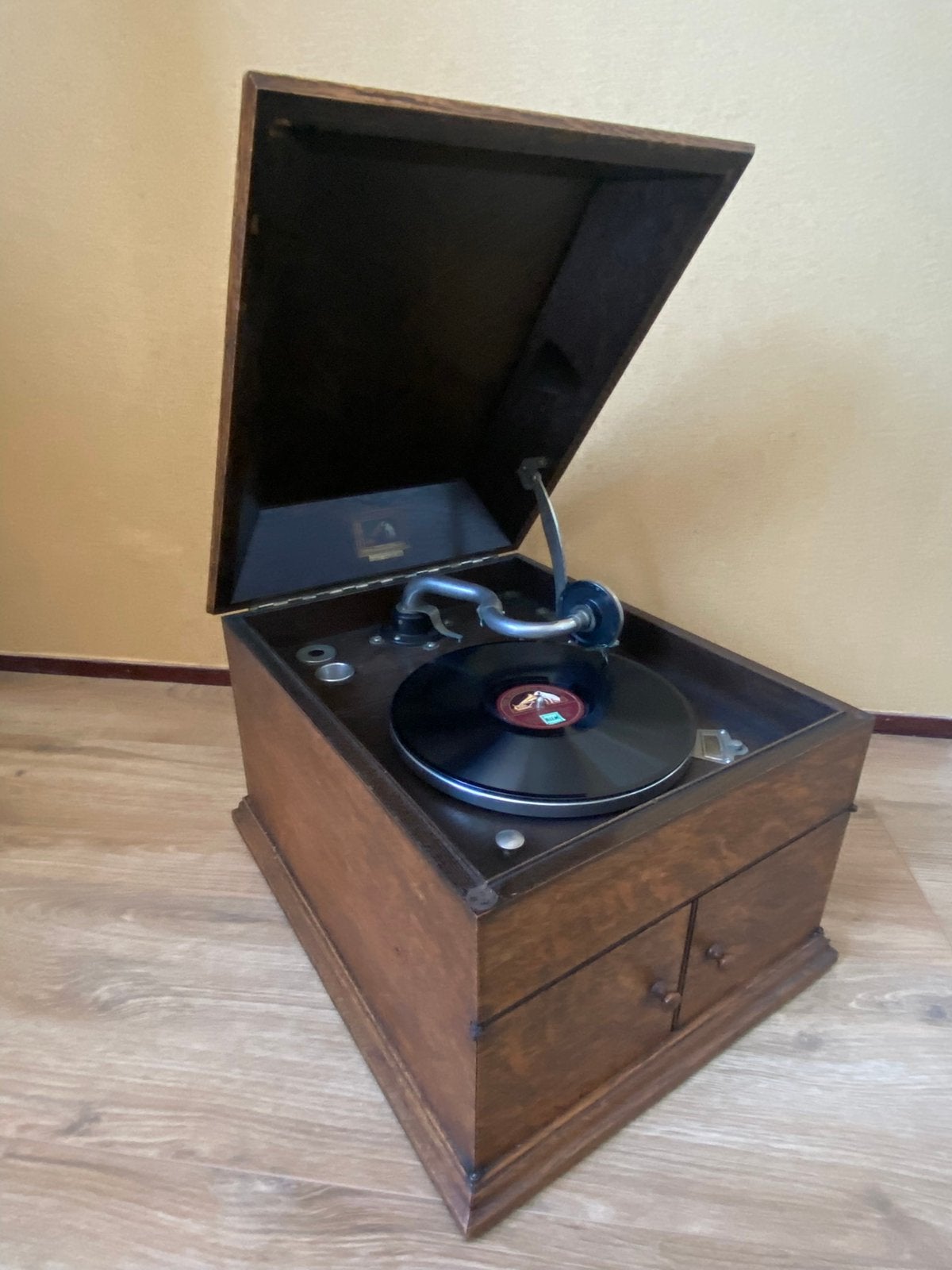 His Masters Voice vintage / antiek 78 toeren grammofoon no4, Ophalen