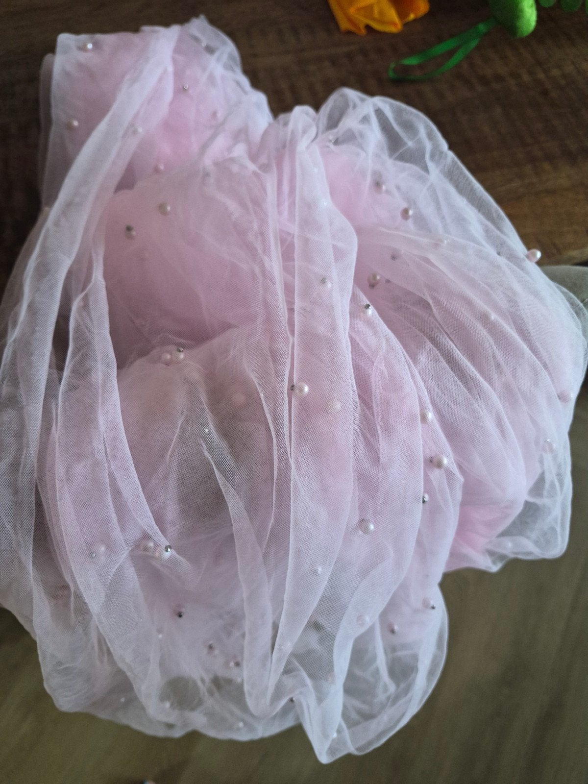 Lichtroze Tule Tafelloper met Roze Pareltjes, Ophalen of Verzenden