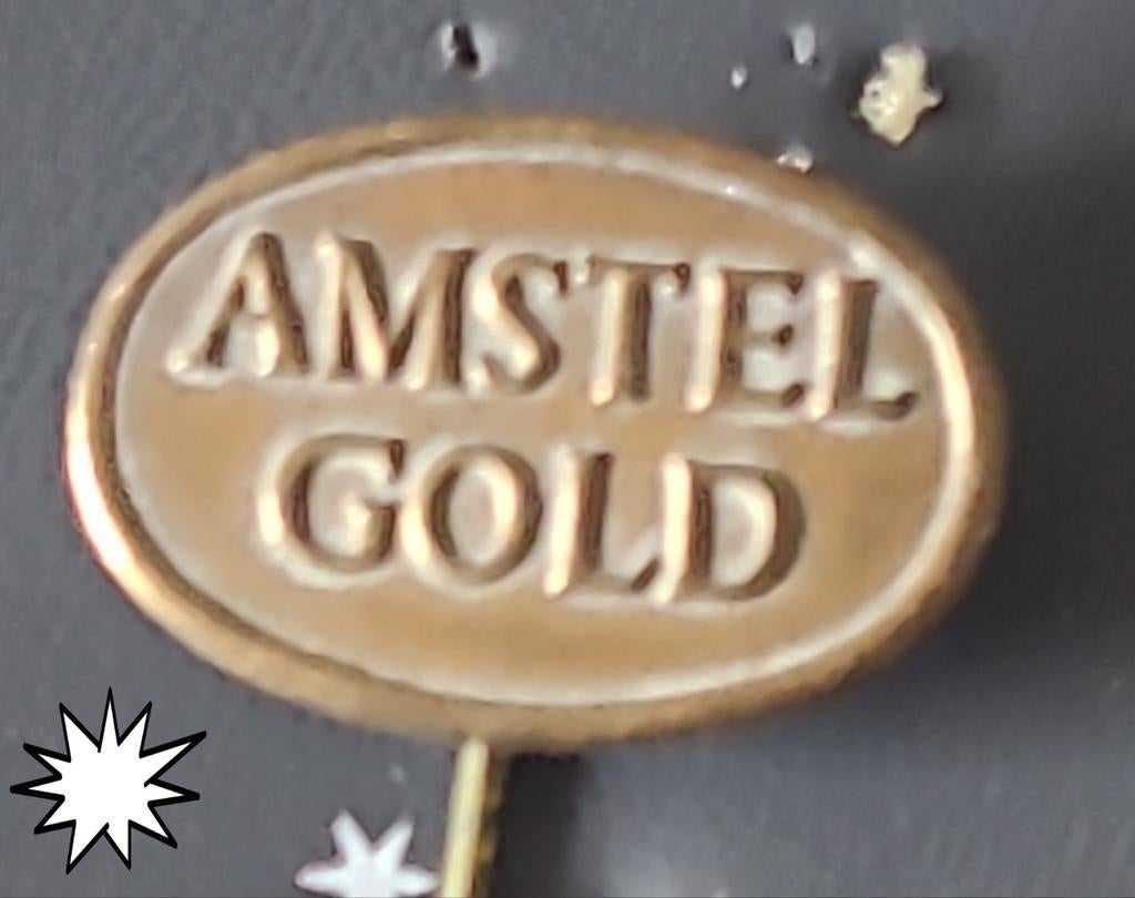Amstel Gold Speldje - Vintage Bier, Verzamelen, Speldjes, Pins en Buttons, Verzenden
