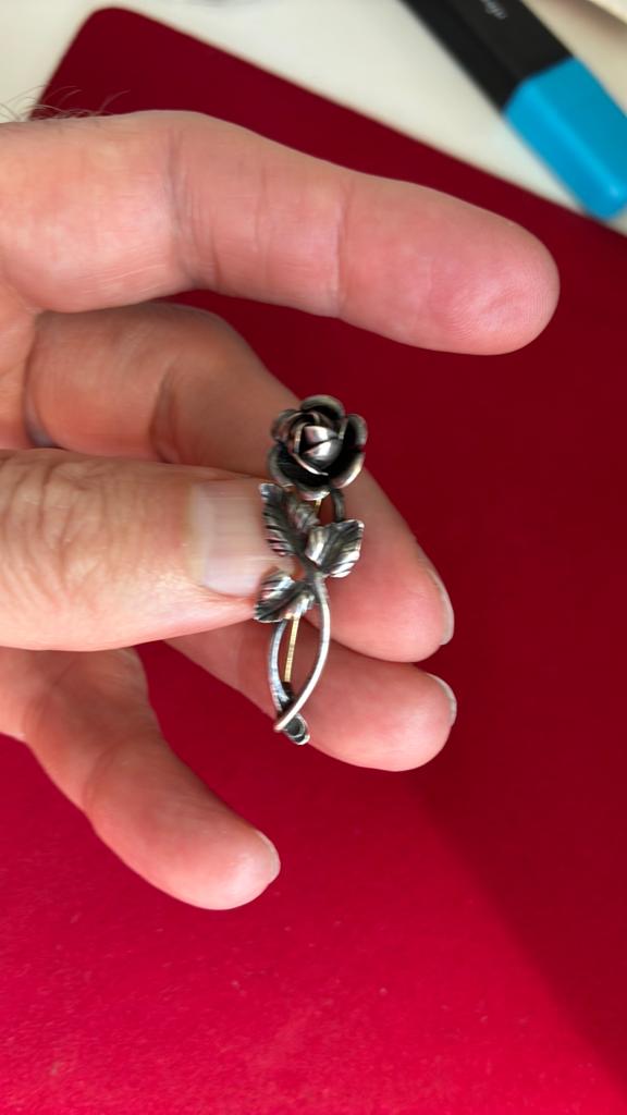 Zilver broche roosje met keur, 4 tot 7 cm, Gebruikt, Ophalen of Verzenden, Zilver