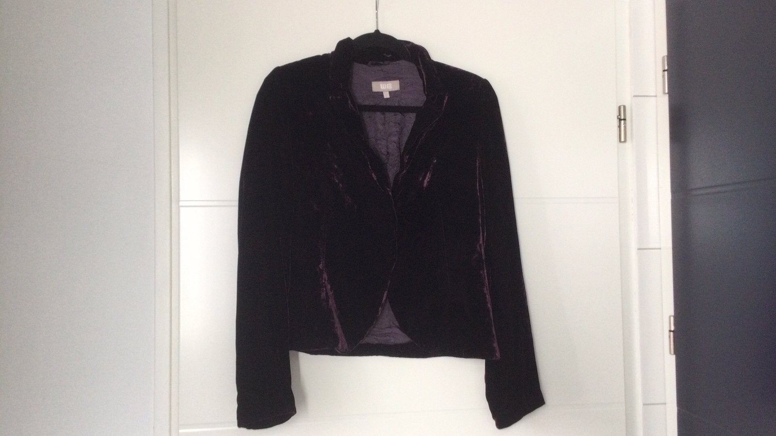 WE fluweelzachte aubergine kleur Colbert jasje maat 38, Ophalen of Verzenden, Zo goed als nieuw, Maat 38/40 (M), Paars