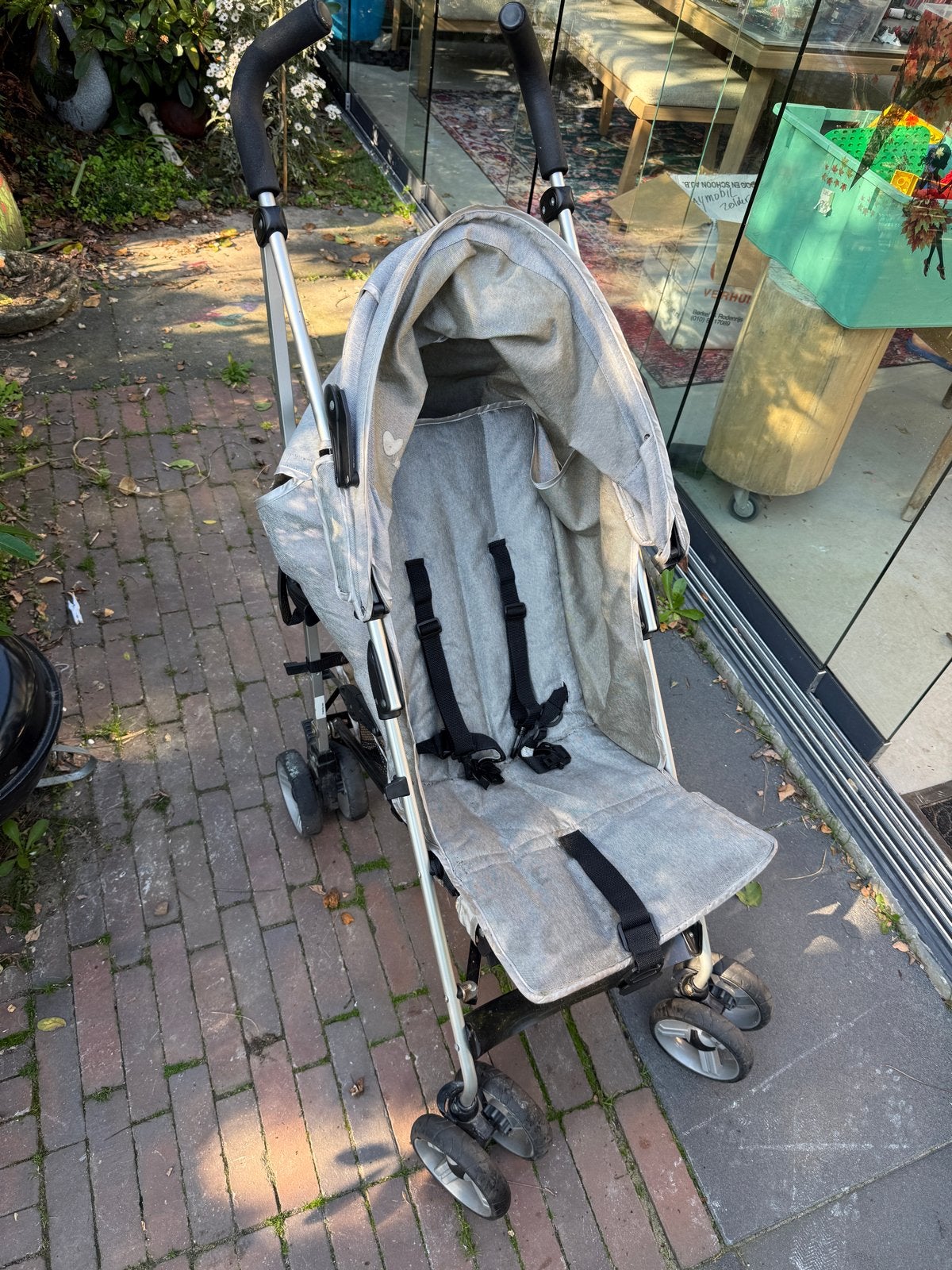 Gratis af te halen een nette grijze buggy, opvouwbaar, Ophalen, Gebruikt, Kinderwagen, Overige merken
