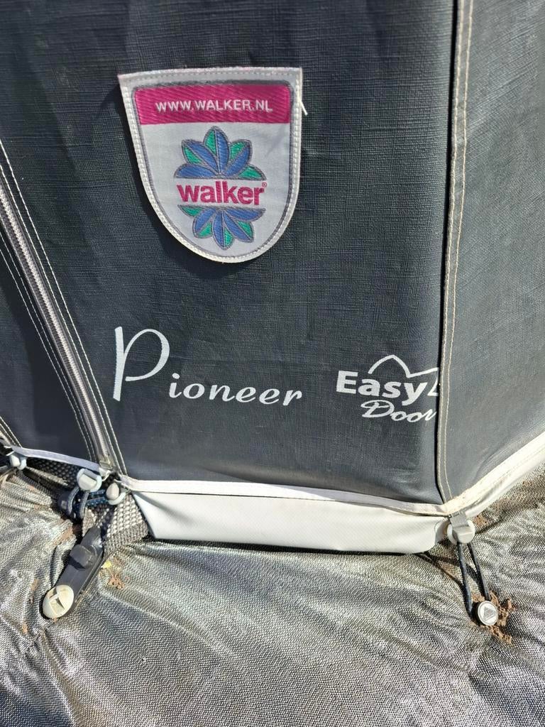 Walker easy door, Ophalen