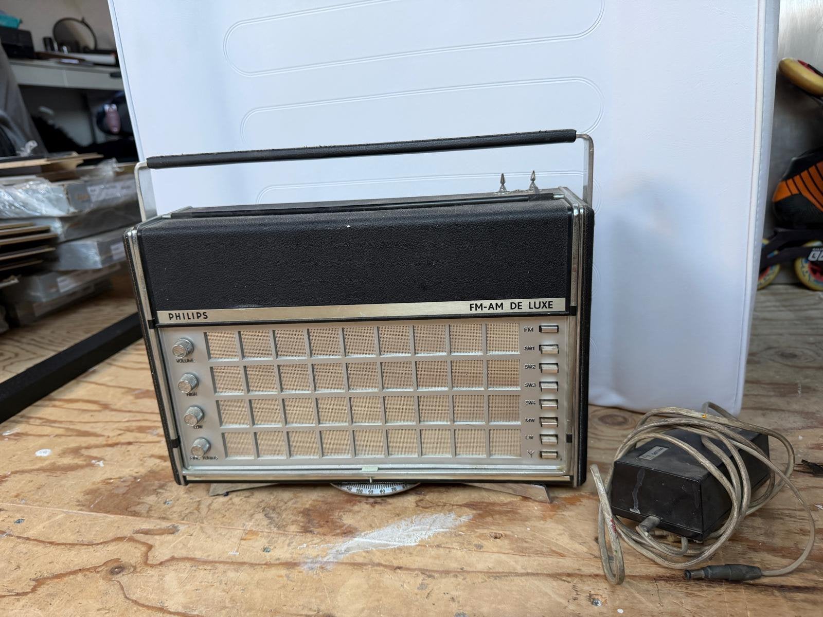 Oude radio, Ophalen