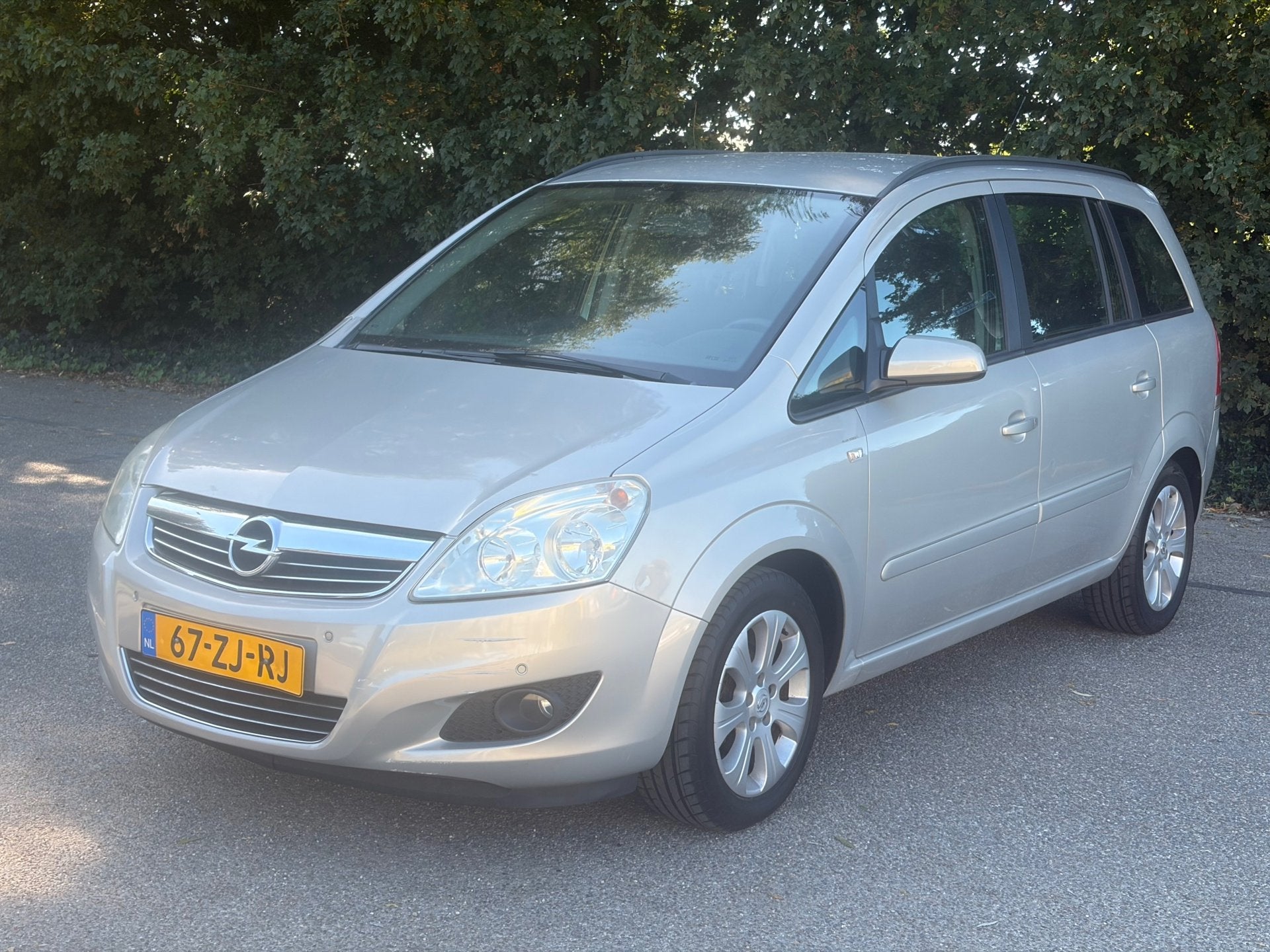 Opel Zafira 1.8 Airco! 7Persoons! Cruise! Navi! NAP! Boekjes, Voorwielaandrijving, Stof, Gebruikt, Zwart
