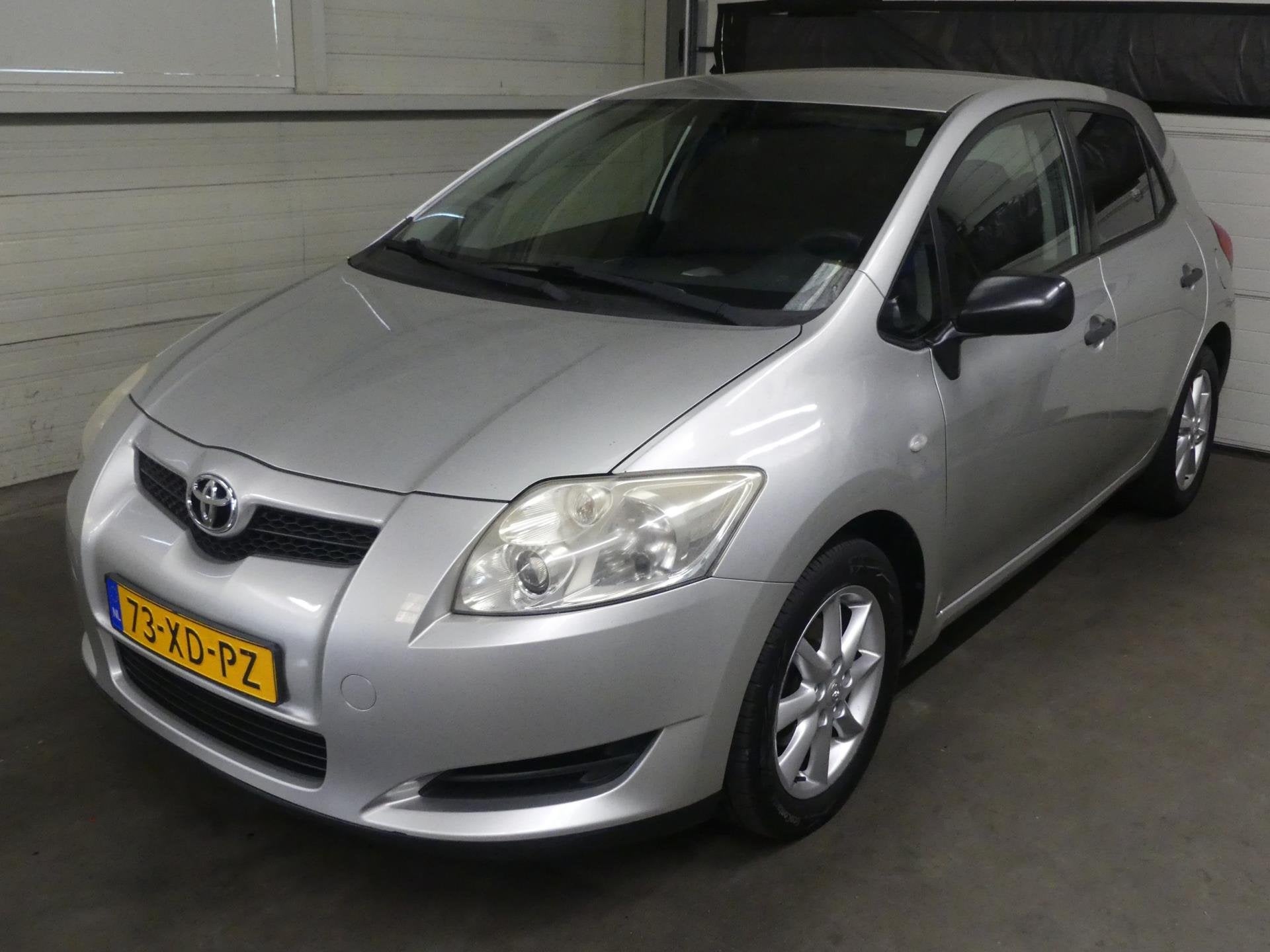 Toyota Auris 1.6-16V Terra - Airco - 5 deurs - APK 2027, Voorwielaandrijving, Gebruikt, Zwart, 4 cilinders