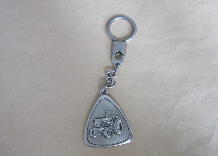 Ebro tractor sleutelhanger, Verzenden, Zo goed als nieuw, Auto's