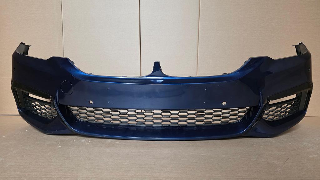 Voorbumper BMW 5 Serie G30 G31 M Pakket 6xPDC 51118064928, Gebruikt, -, Voor, Ophalen of Verzenden