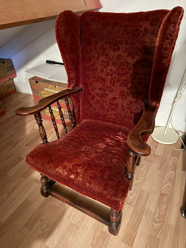 Antieke vintage oorstoel, Ophalen