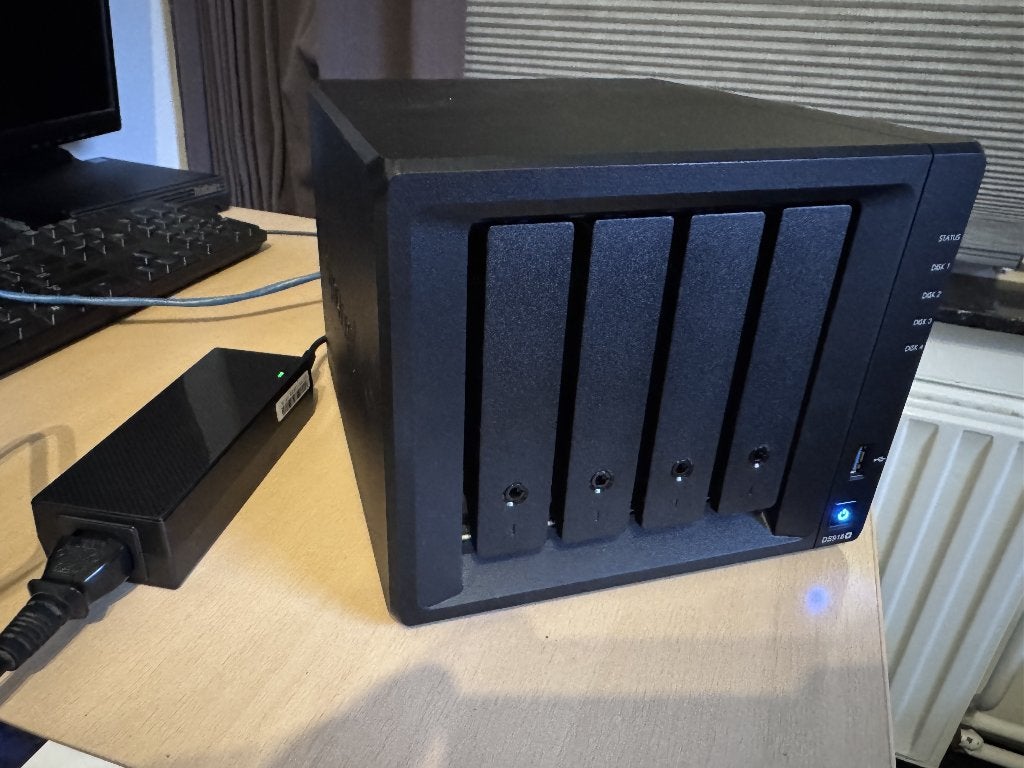 Synology DS918+ NAS met 12GB RAM en 2x 3TB, 2x 4TB WD Disks, Computers en Software, NAS, Ophalen, Gebruikt